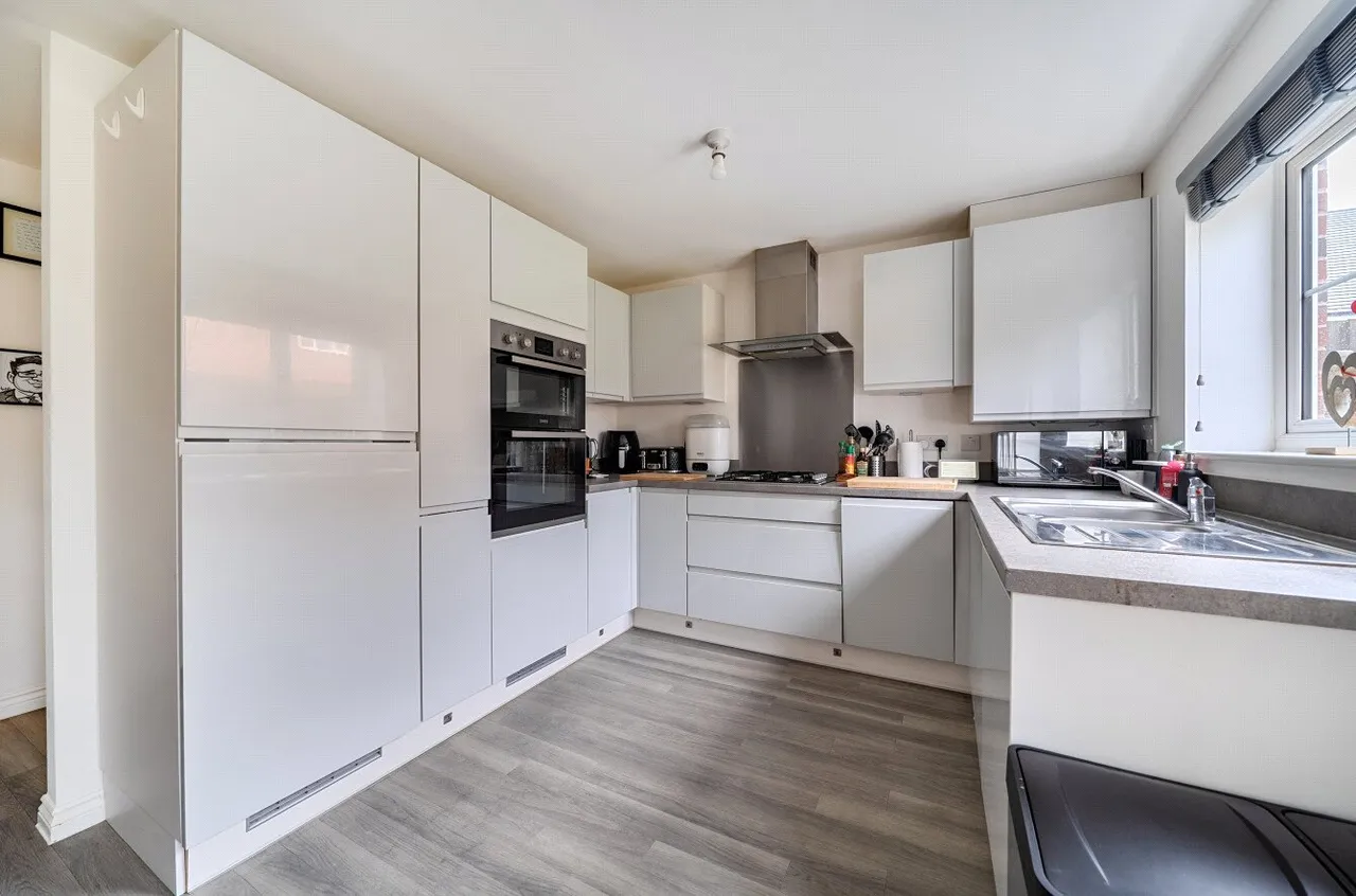 Lowsley Farm Drive, Liphook, GU30, photo 9