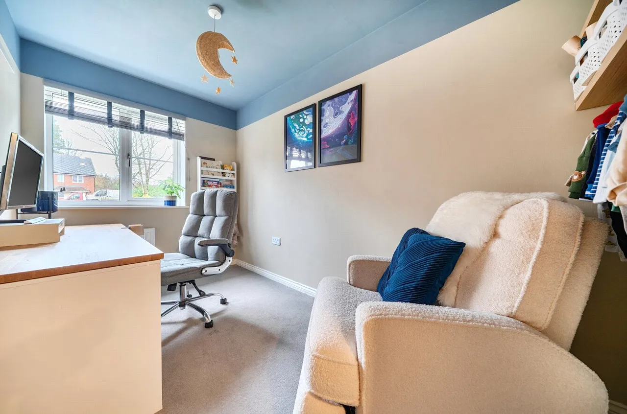 Lowsley Farm Drive, Liphook, GU30, photo 18