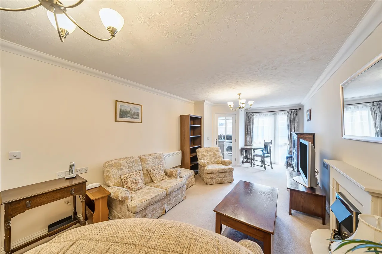 High Street, Rickmansworth, WD3, photo 4