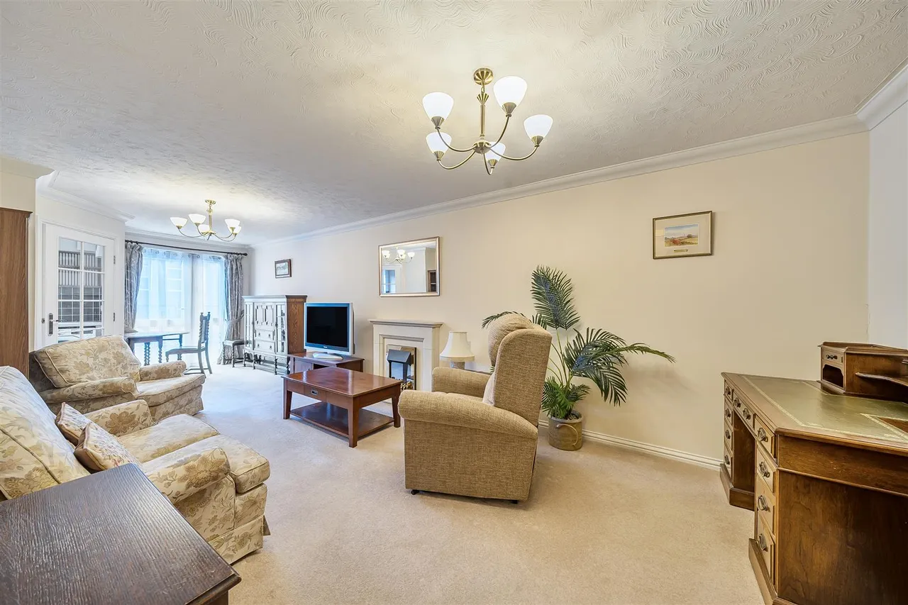 High Street, Rickmansworth, WD3, photo 2