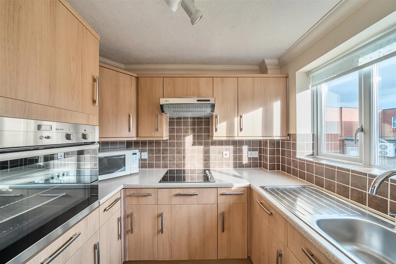 High Street, Rickmansworth, WD3, photo 6
