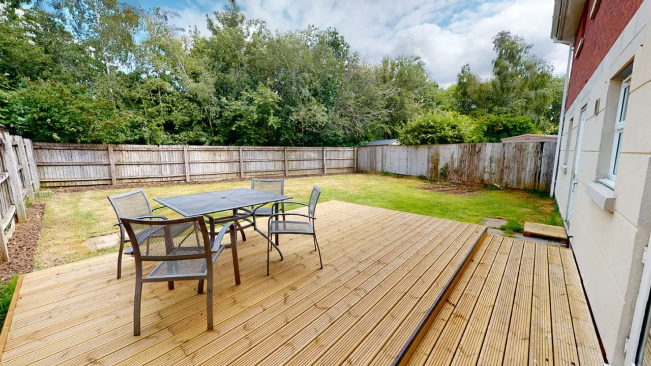 Brosnan Drive, Cheltenham, photo 5