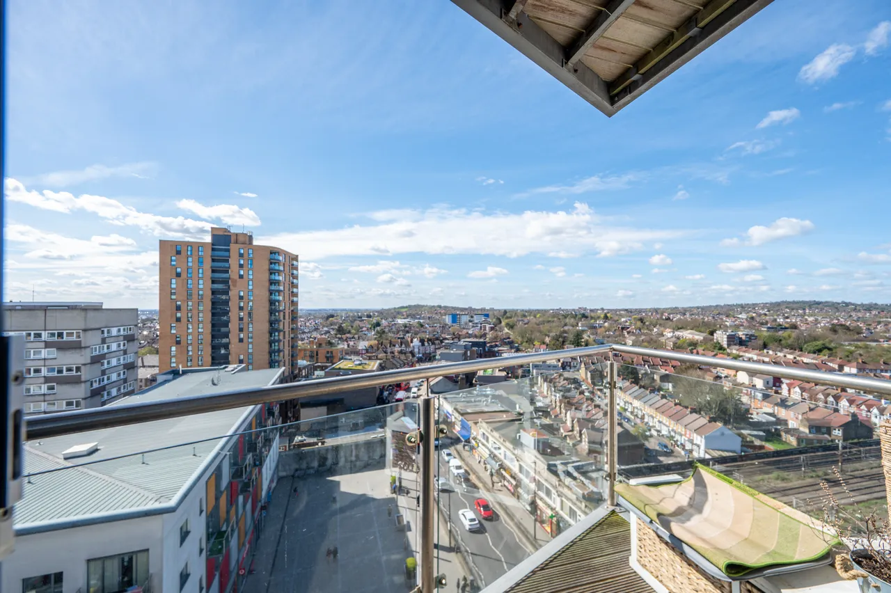 Flat 908, Central Apartments, 455 High Road, Wembley, photo 4