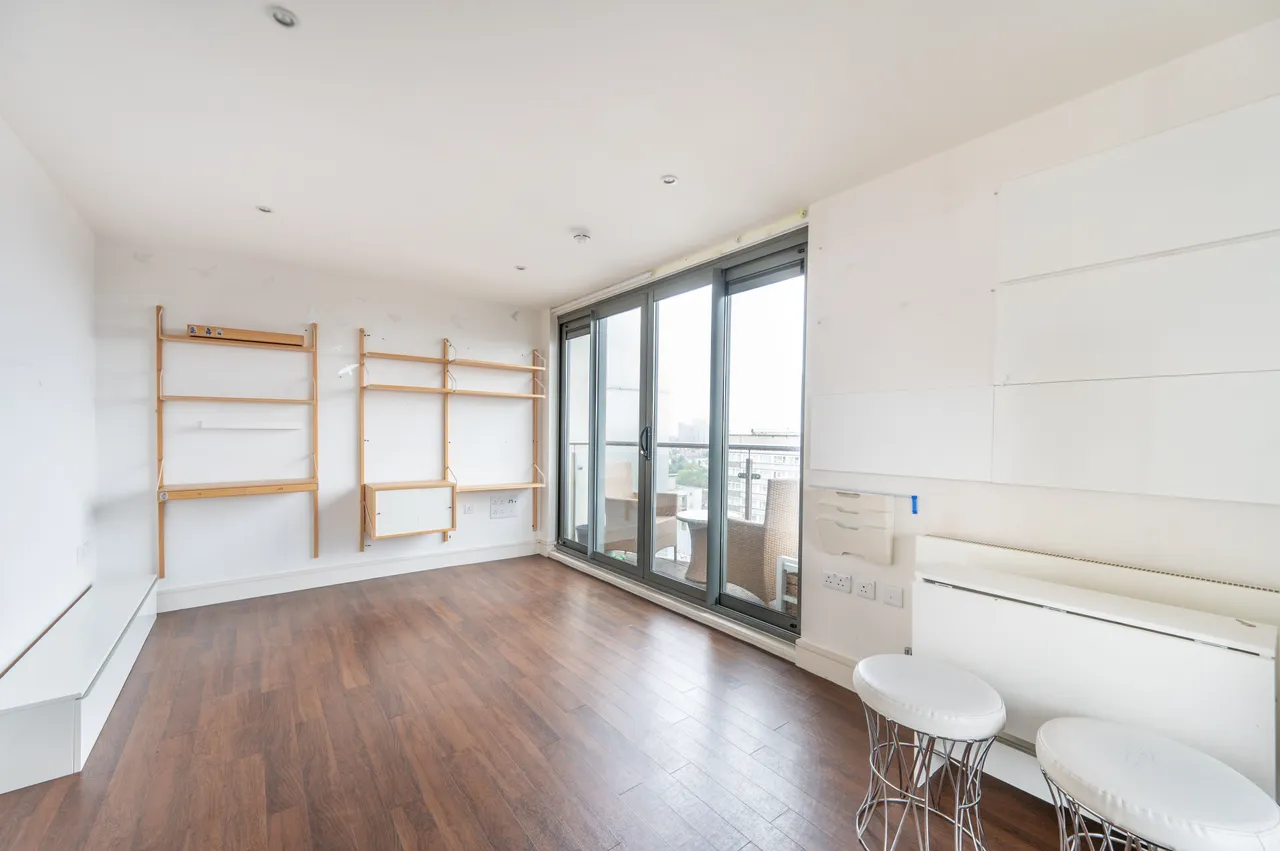 Flat 908, Central Apartments, 455 High Road, Wembley, photo 9
