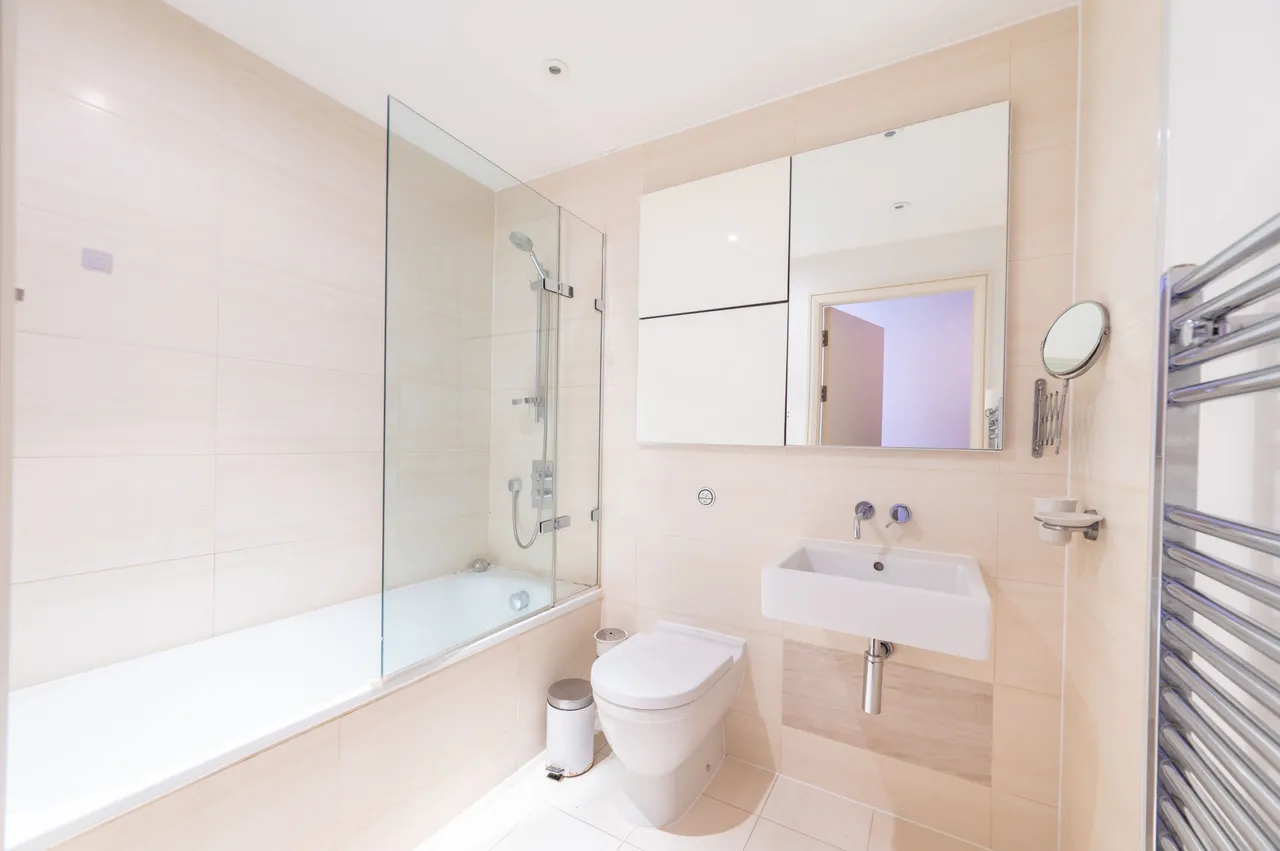 Flat 908, Central Apartments, 455 High Road, Wembley, photo 3