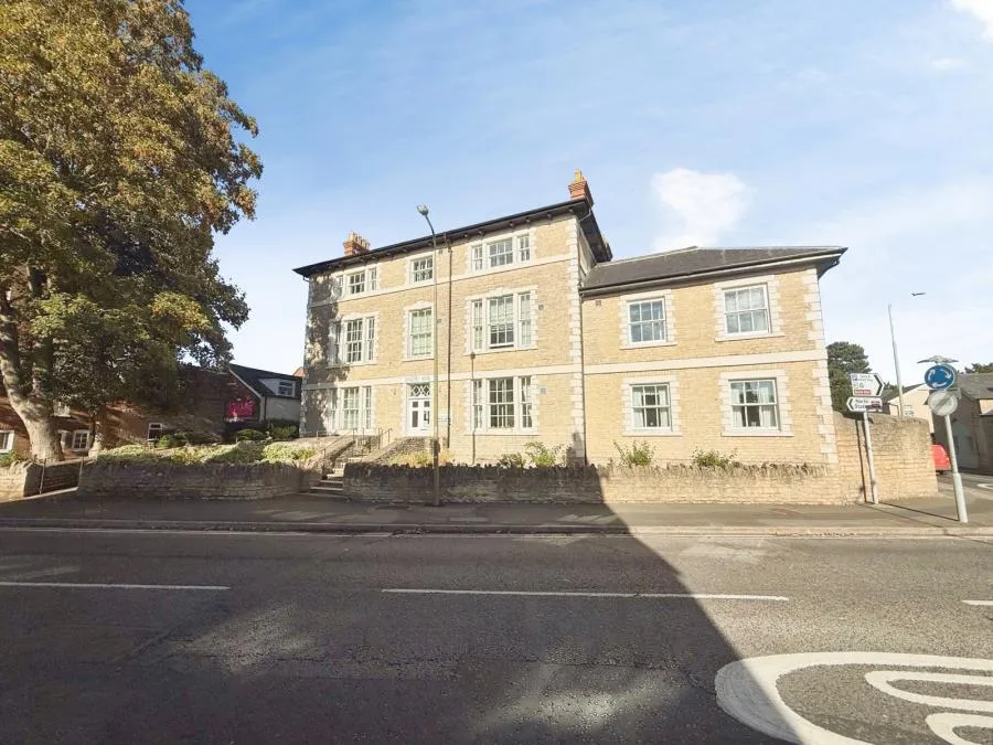 1 bed flat for sale, London Road, Bicester, OX26
