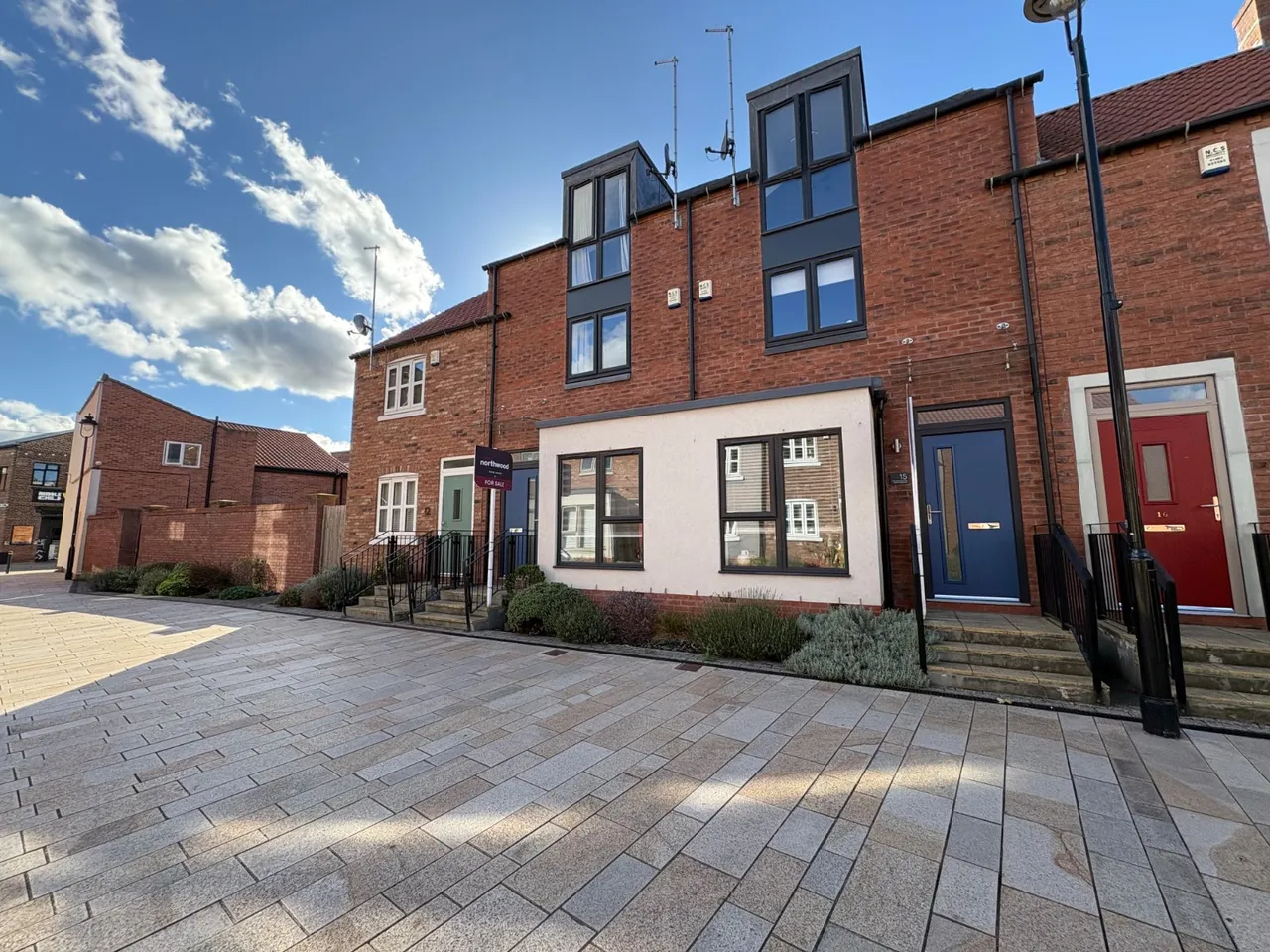 3 bed house to rent, Scotts Square, Hull, HU1