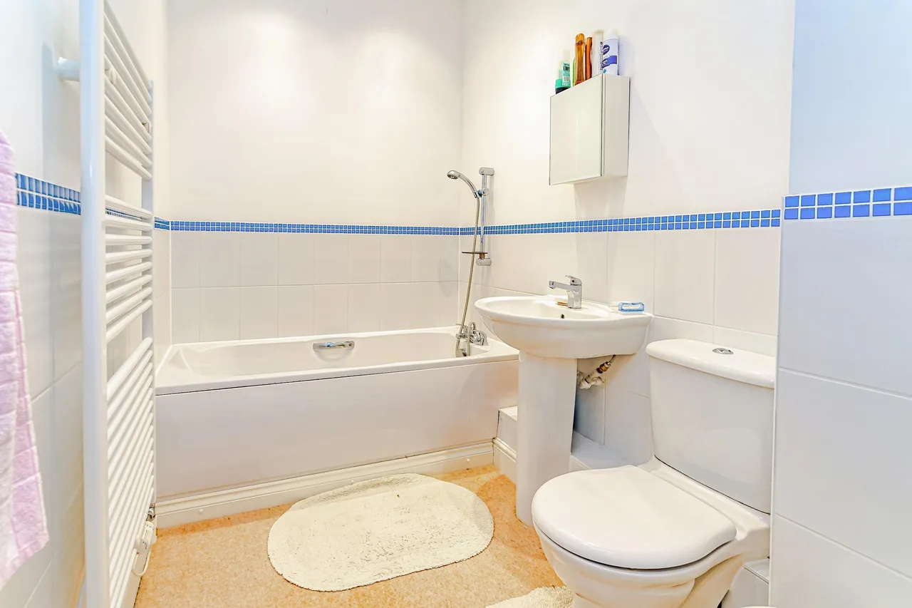Boundary Point, Coldstream Road, Caterham, CR3, photo 6