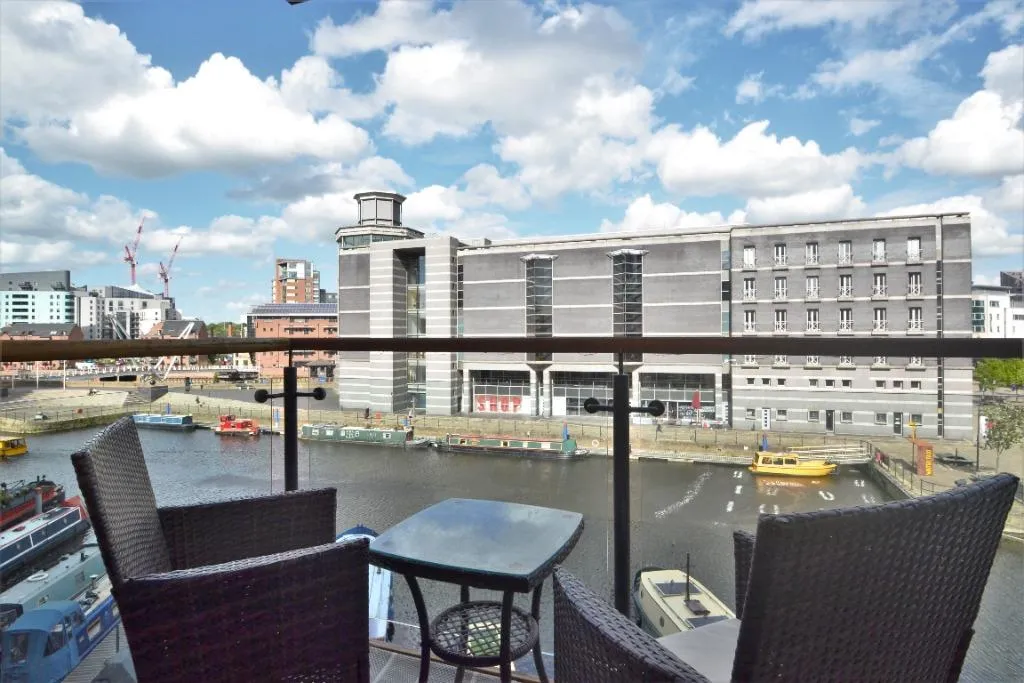 2 bed flat for sale, Mackenzie House, Chadwick Stre, LS10