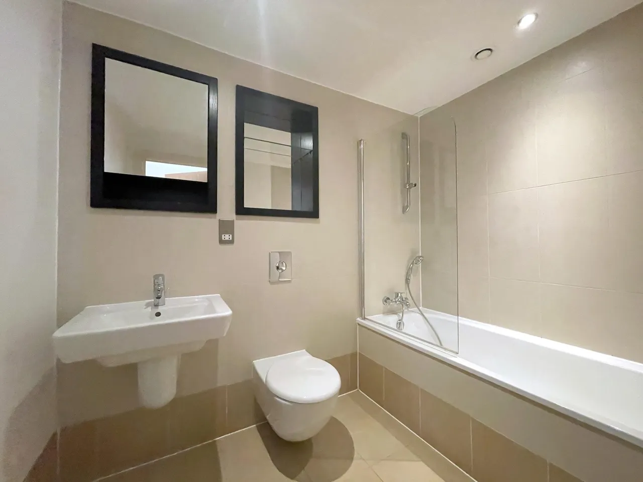 Mackenzie House, Chadwick Stre, LS10, photo 5