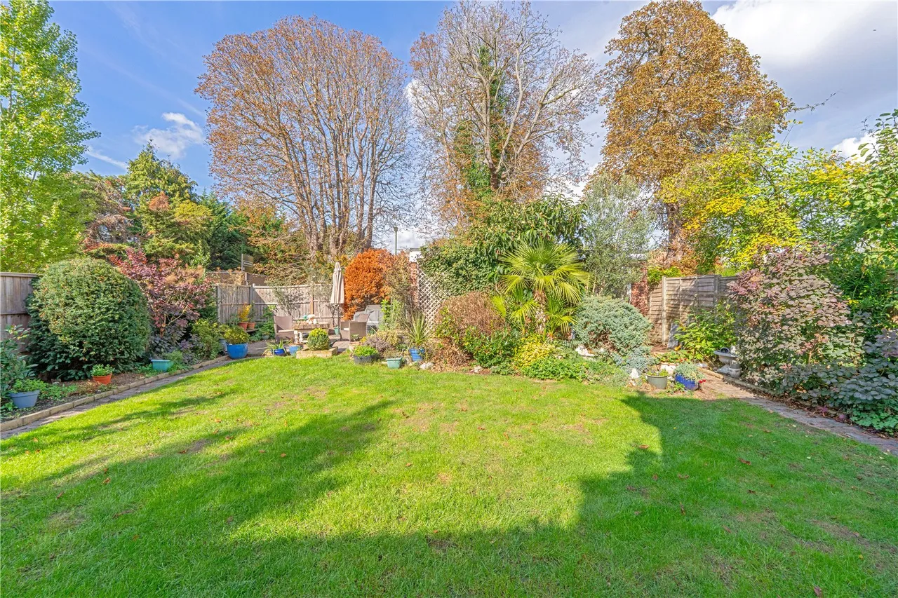 Minsterley Avenue, Upper Halliford, Shepperton, TW17 8QT, photo 16