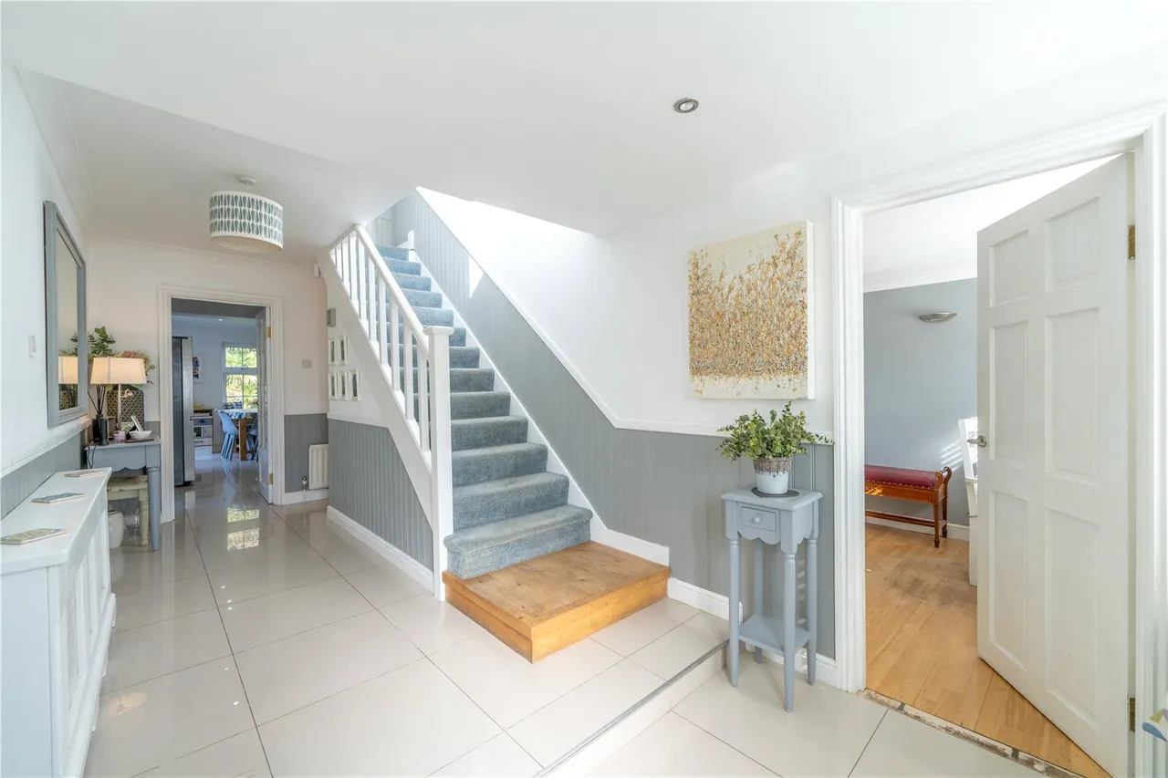 Minsterley Avenue, Upper Halliford, Shepperton, TW17 8QT, photo 3
