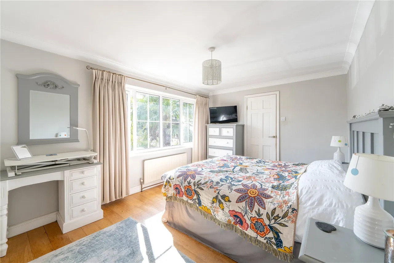 Minsterley Avenue, Upper Halliford, Shepperton, TW17 8QT, photo 7