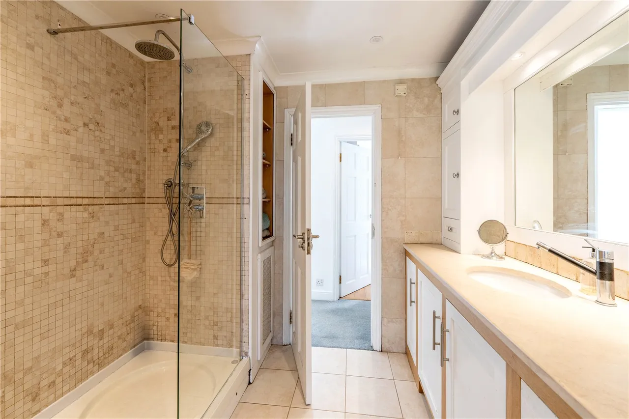 Minsterley Avenue, Upper Halliford, Shepperton, TW17 8QT, photo 13