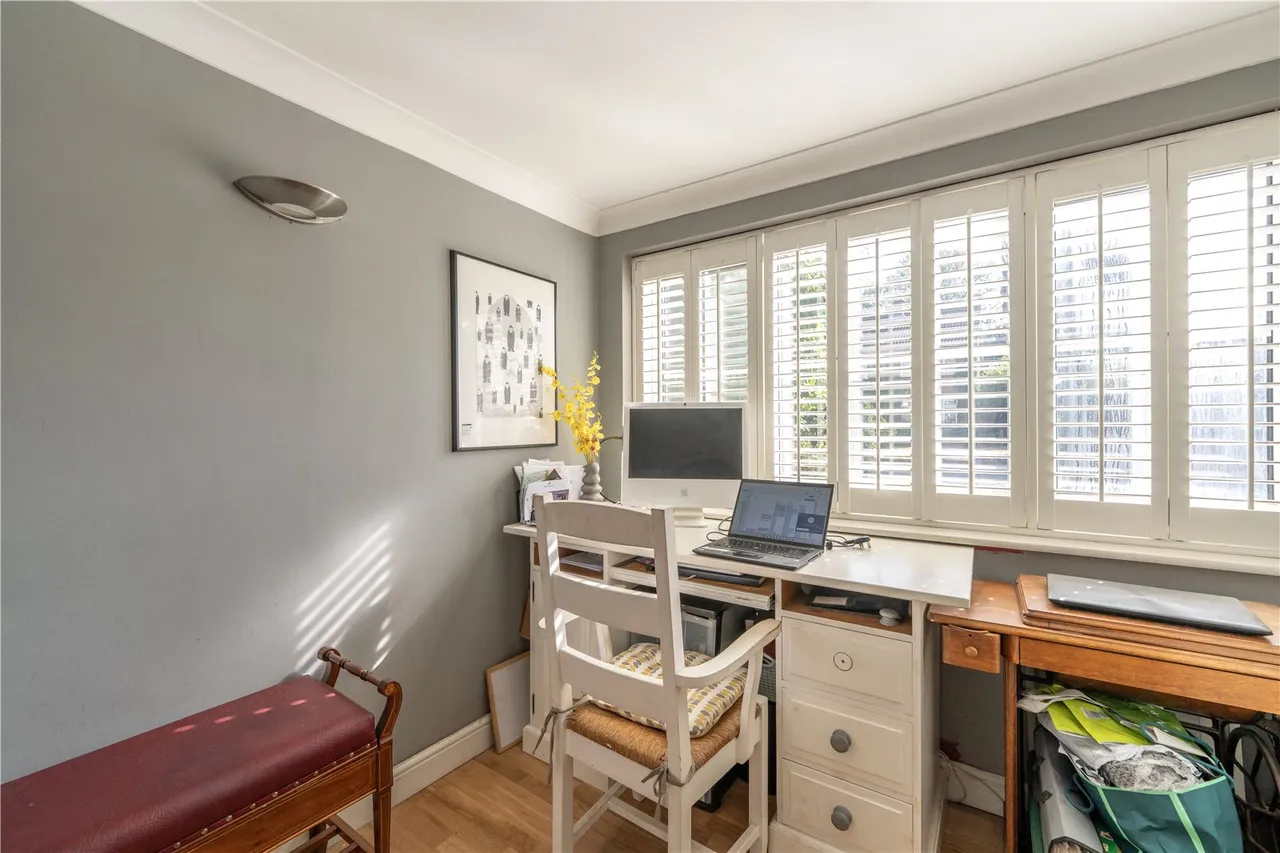 Minsterley Avenue, Upper Halliford, Shepperton, TW17 8QT, photo 14