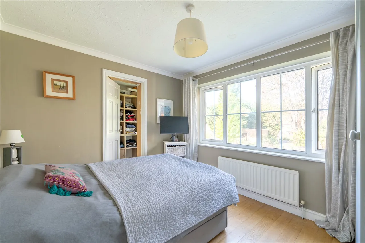 Minsterley Avenue, Upper Halliford, Shepperton, TW17 8QT, photo 9