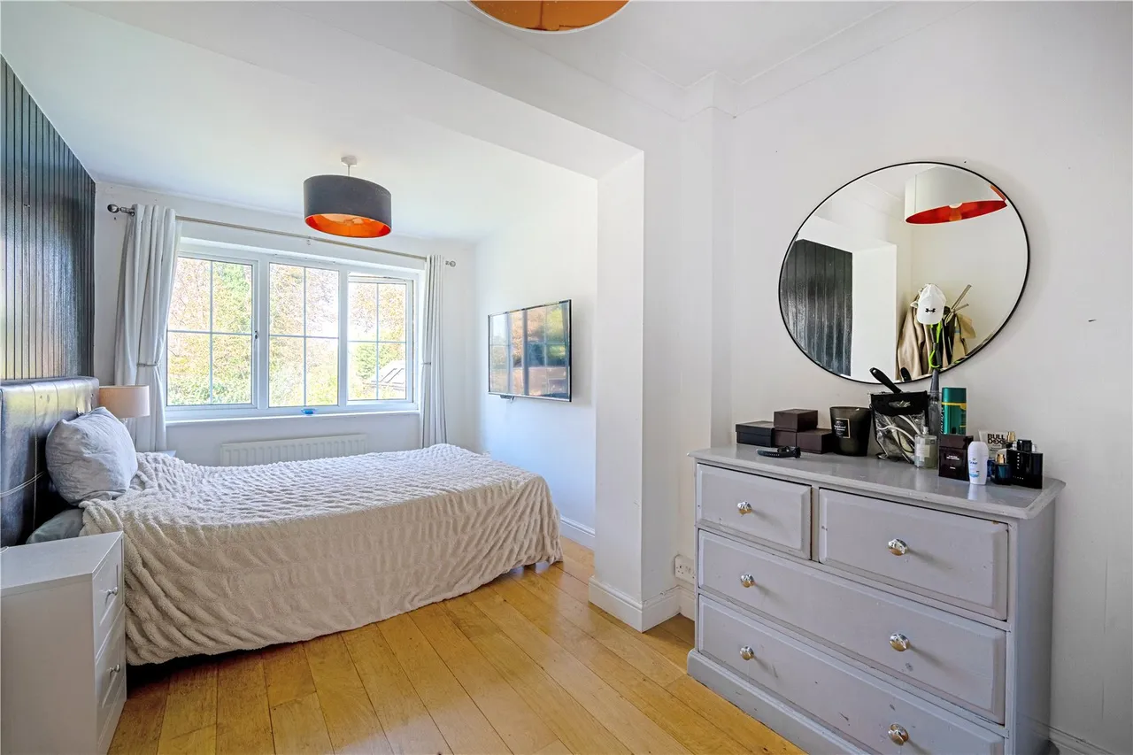 Minsterley Avenue, Upper Halliford, Shepperton, TW17 8QT, photo 12