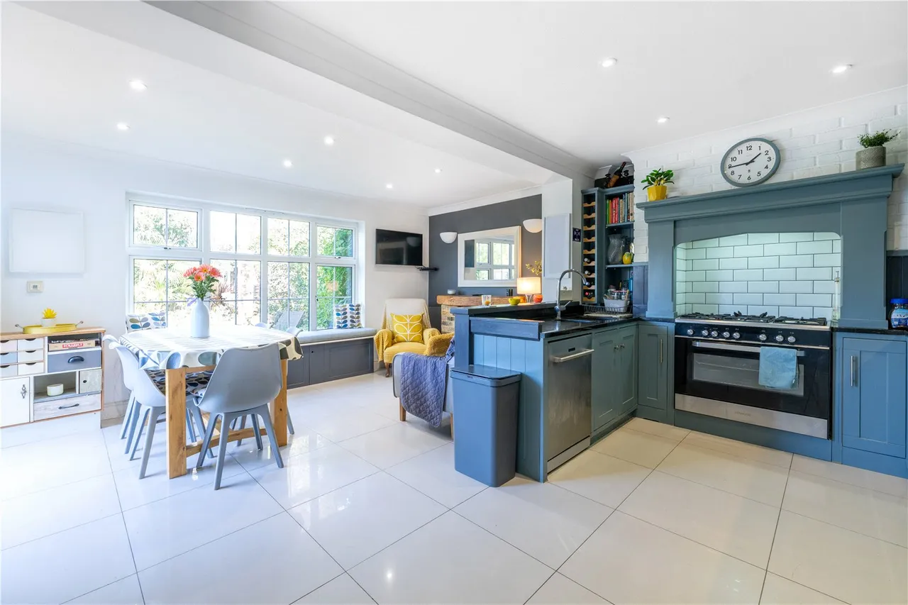 Minsterley Avenue, Upper Halliford, Shepperton, TW17 8QT, photo 5
