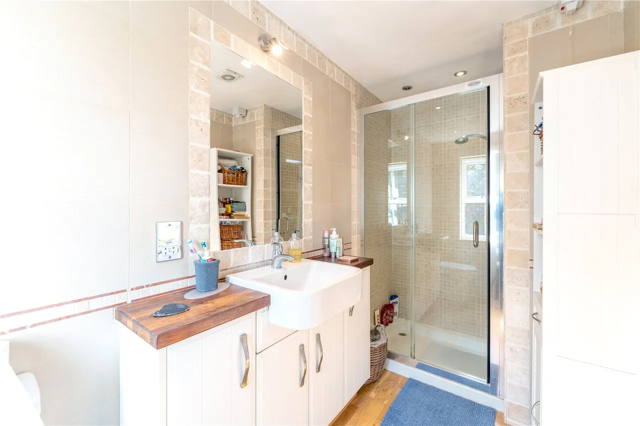 Minsterley Avenue, Upper Halliford, Shepperton, TW17 8QT, photo 8