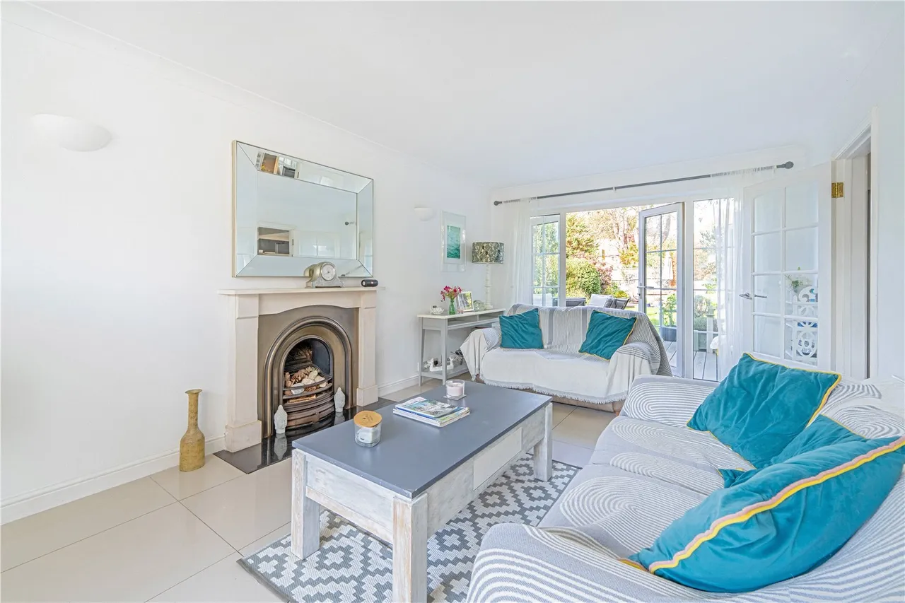 Minsterley Avenue, Upper Halliford, Shepperton, TW17 8QT, photo 4
