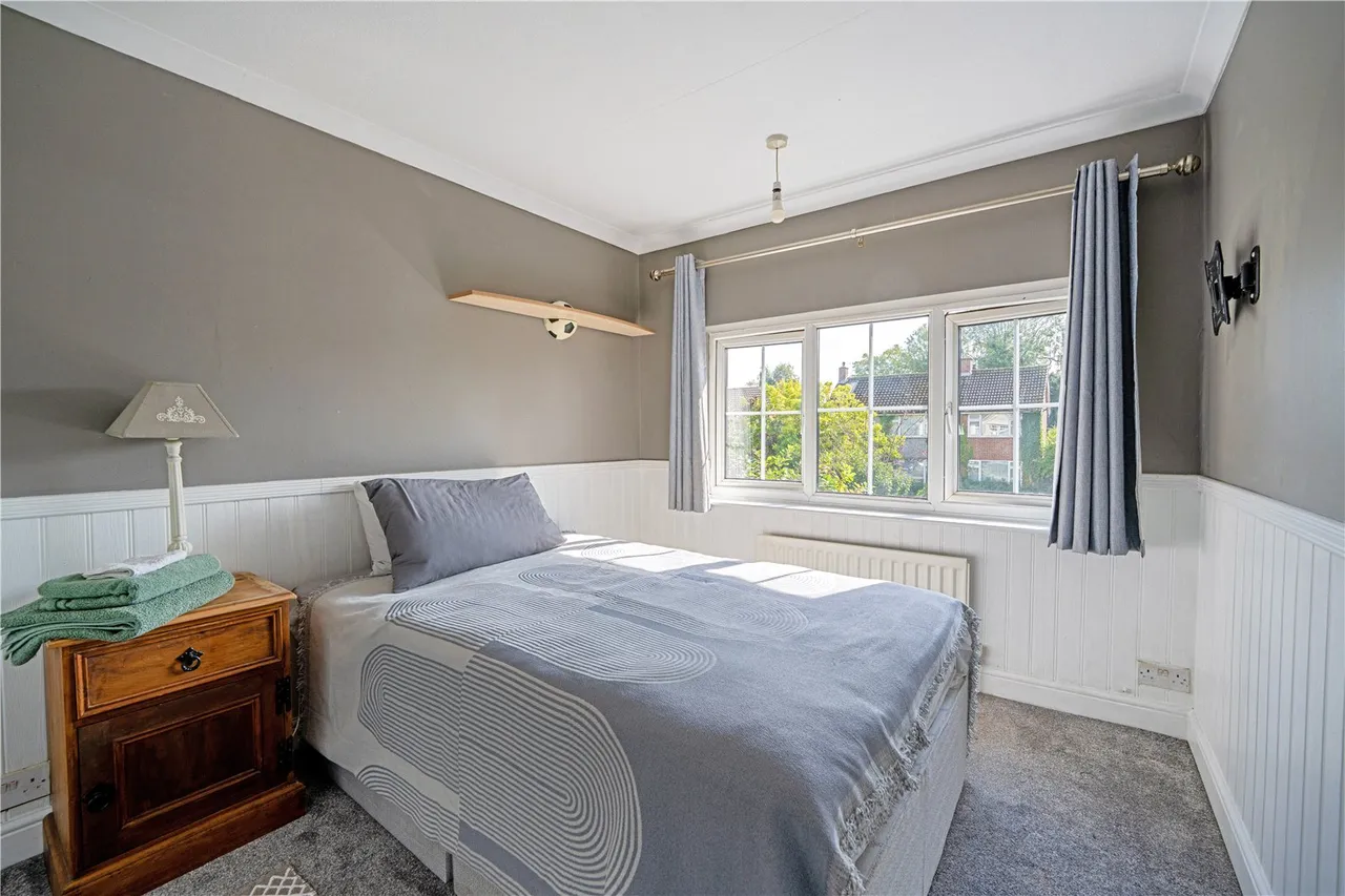 Minsterley Avenue, Upper Halliford, Shepperton, TW17 8QT, photo 11