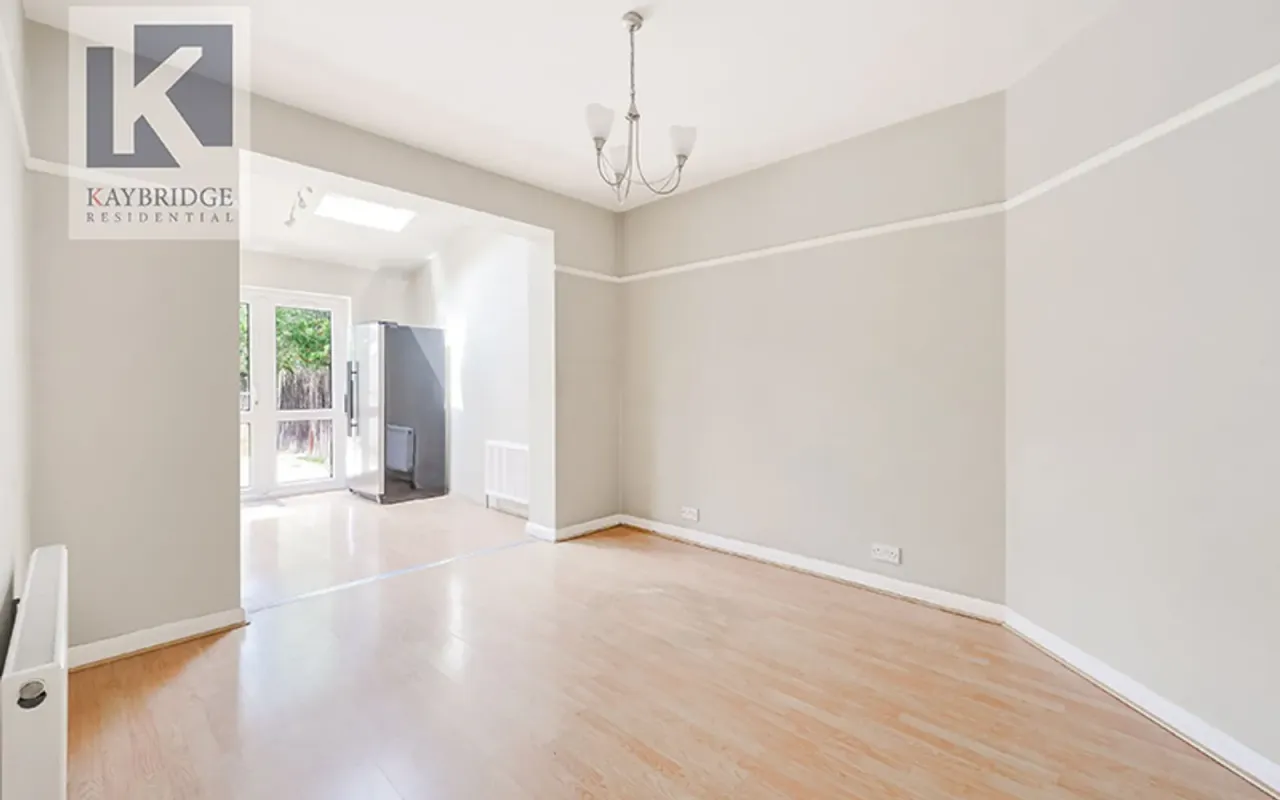 Cheshire Gardens, Chessington, KT9, photo 4