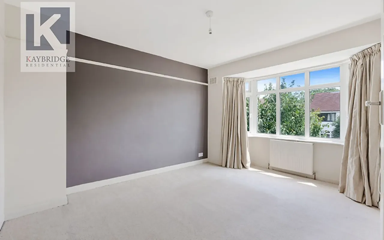Cheshire Gardens, Chessington, KT9, photo 5