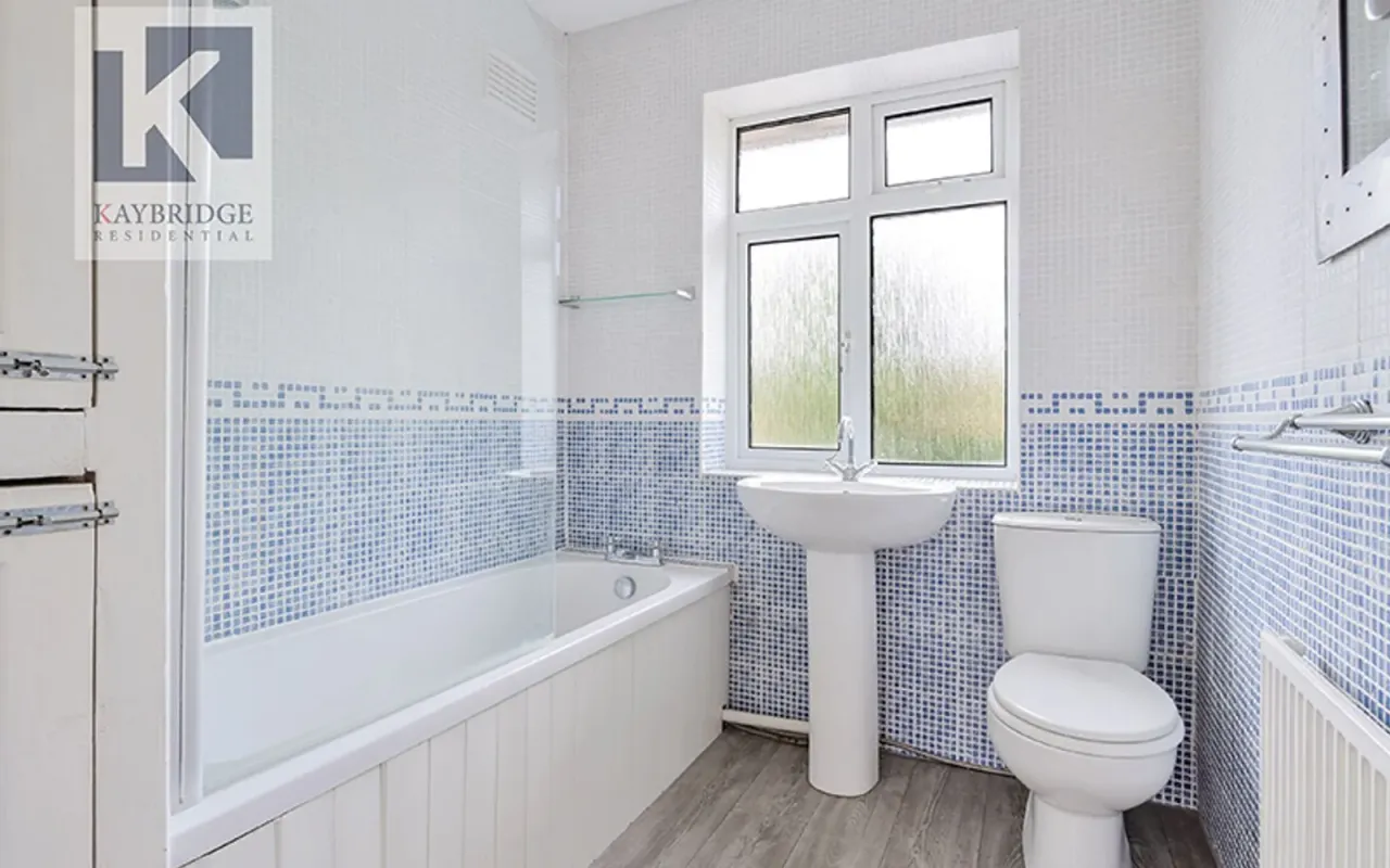 Cheshire Gardens, Chessington, KT9, photo 8