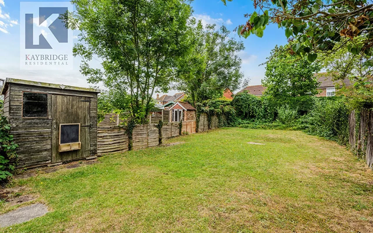 Cheshire Gardens, Chessington, KT9, photo 11