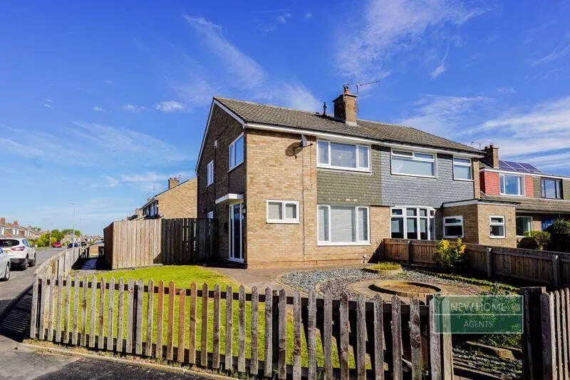 3 bed house for sale — Merrington Avenue, Middlesbrough, North Yorkshire, TS5