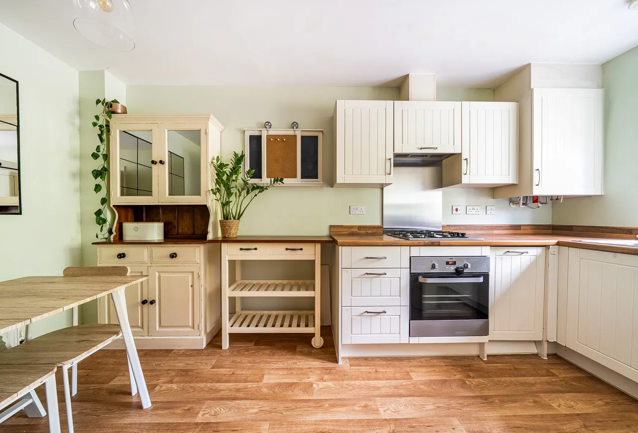 3 bed house for sale — Nelson Ward Drive, Radstock, BA3 3FP