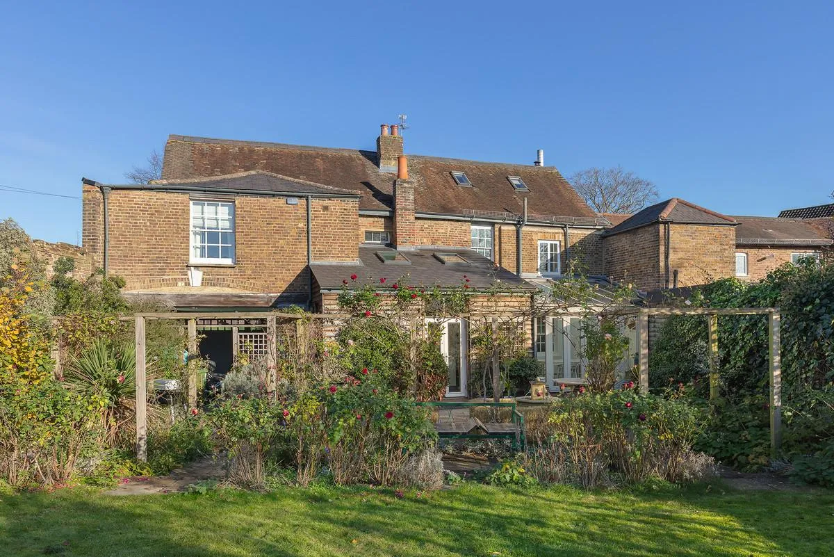Green Street, Sunbury-On-Thames, TW16, photo 19
