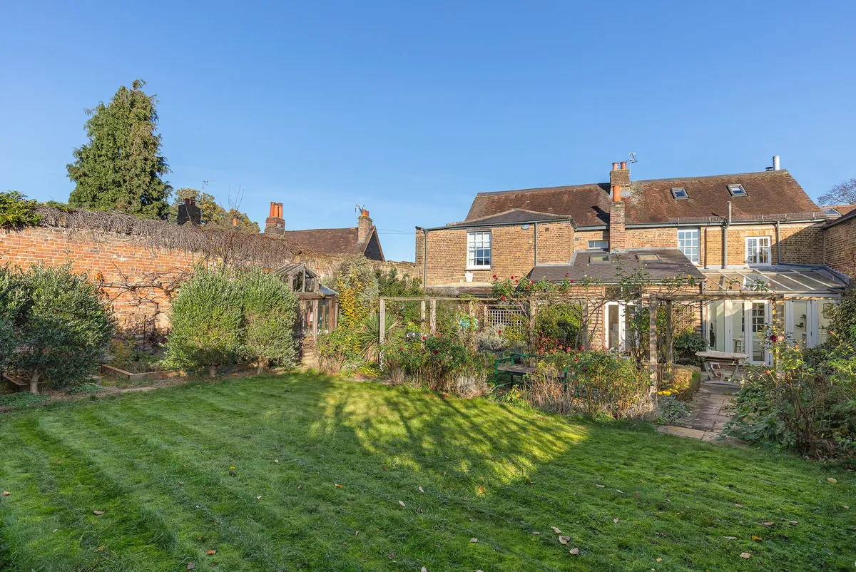 4 bed house for sale, Green Street, Sunbury-On-Thames, TW16