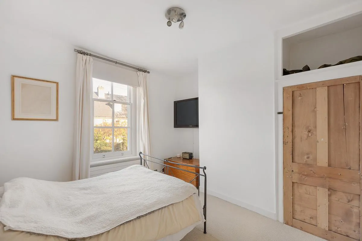 Green Street, Sunbury-On-Thames, TW16, photo 18