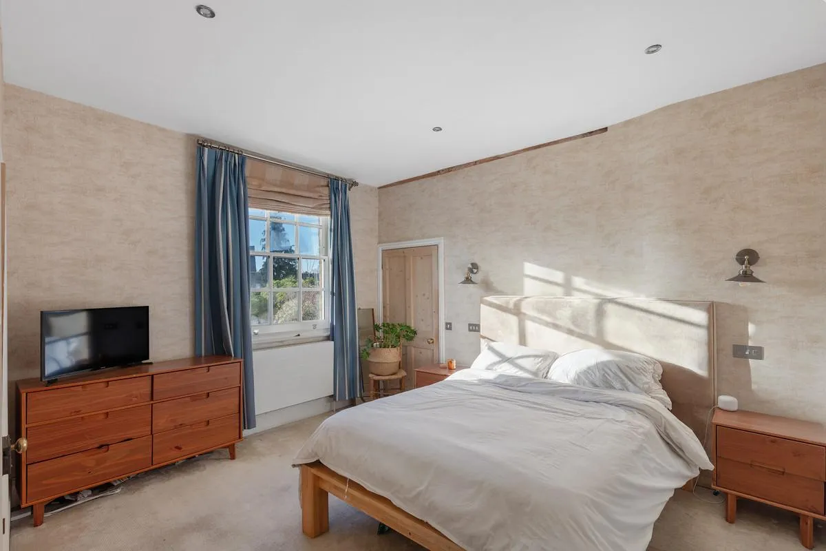 Green Street, Sunbury-On-Thames, TW16, photo 15
