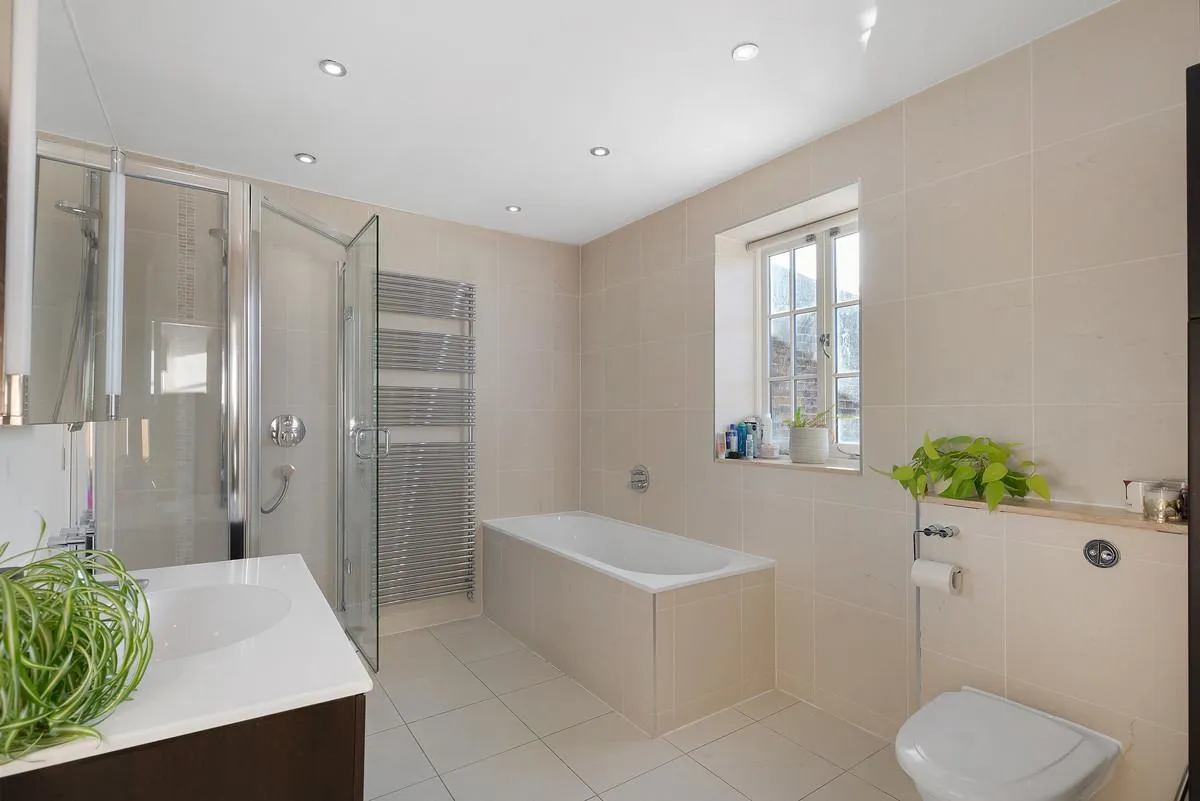Green Street, Sunbury-On-Thames, TW16, photo 14