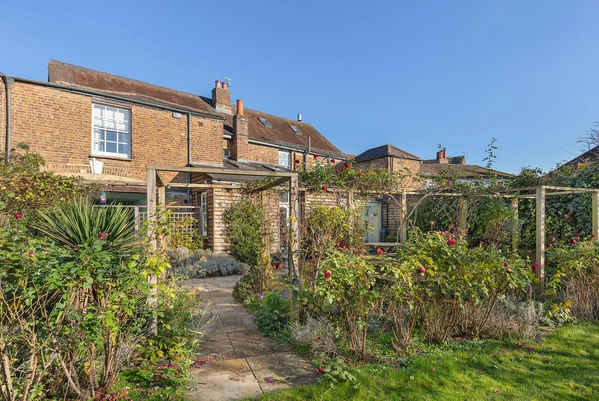 Green Street, Sunbury-On-Thames, TW16, photo 20