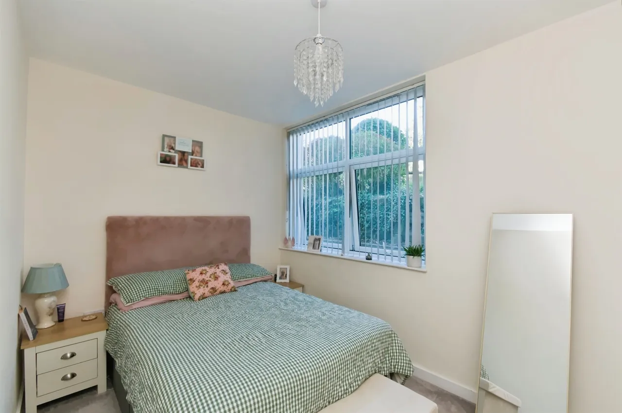 Heath Square, Boltro Road, RH16, photo 5
