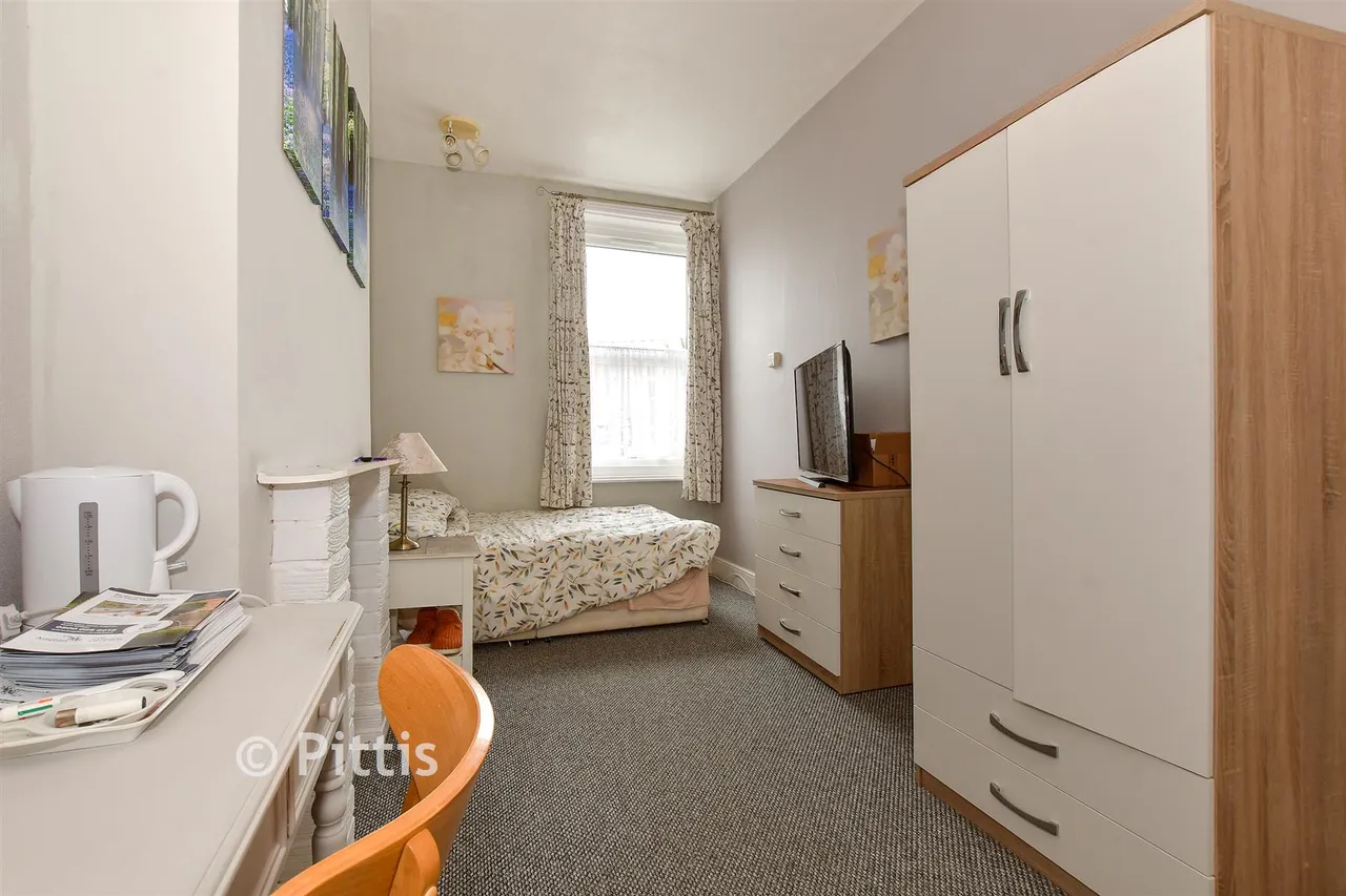 Leed Street, Sandown, PO36, photo 9