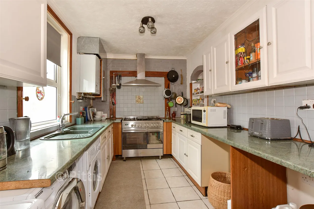 Leed Street, Sandown, PO36, photo 3
