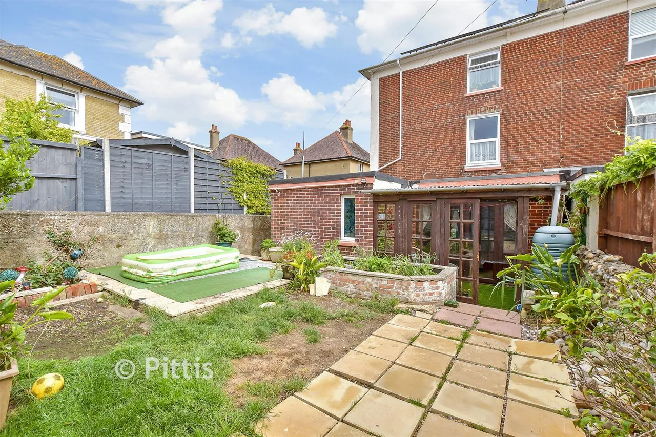 Leed Street, Sandown, PO36, photo 14