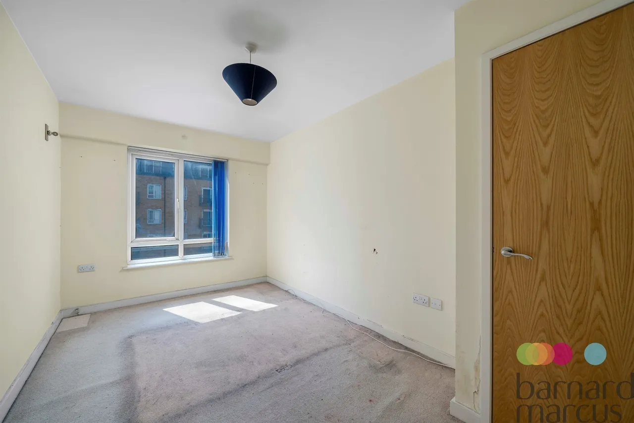 Boulevard Drive, London, NW9, photo 4