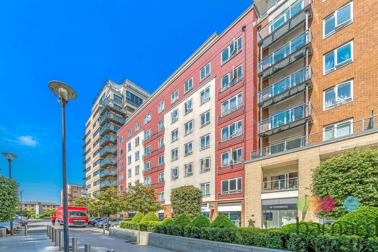 Boulevard Drive, London, NW9, photo 15