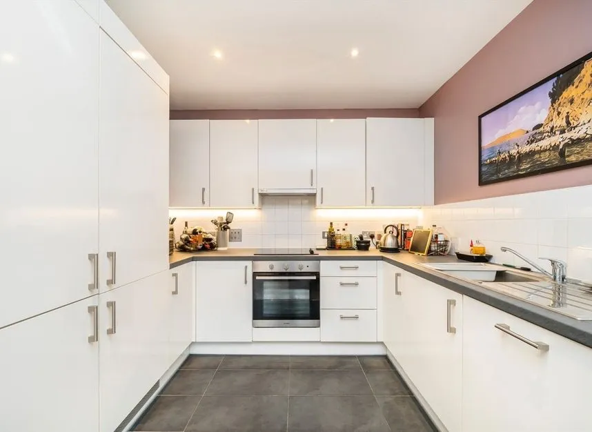 Miles Road, Hornsey, N8, photo 3