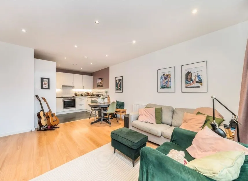 Miles Road, Hornsey, N8, photo 5