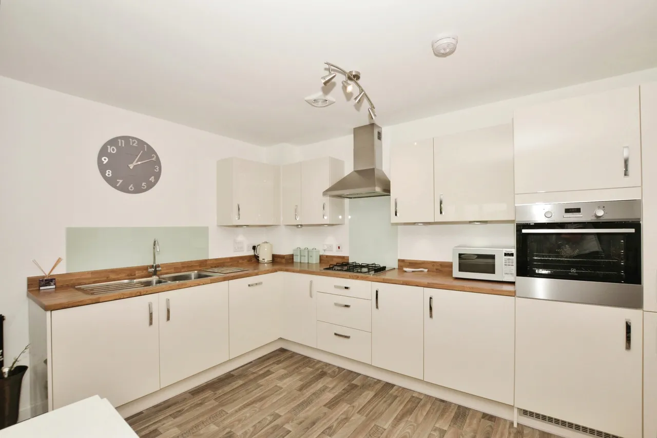 14 Nickolls Road, Hythe, photo 2