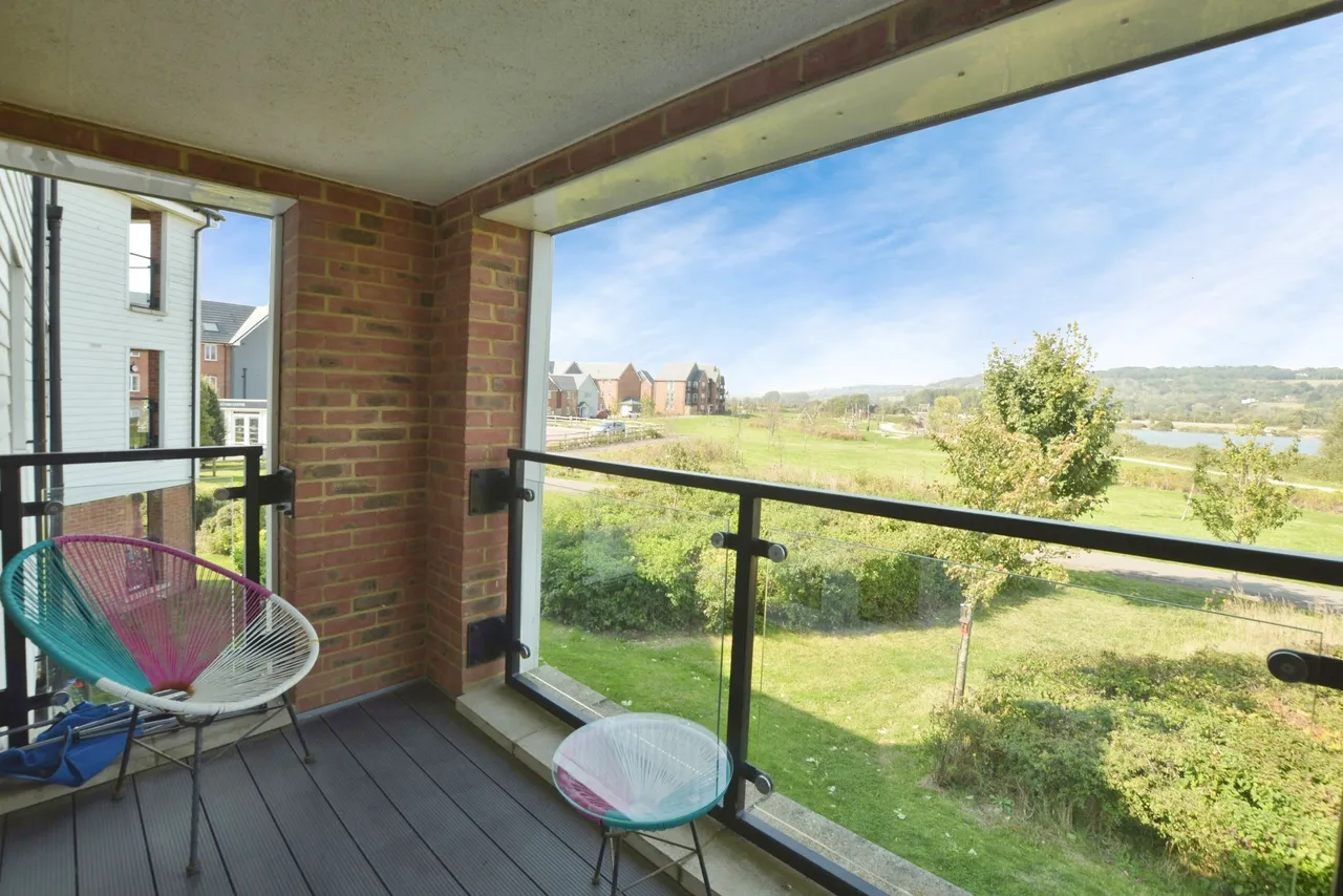 14 Nickolls Road, Hythe, photo 4