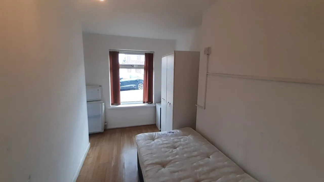 Siskin Drive, Birmingham, B12, photo 3