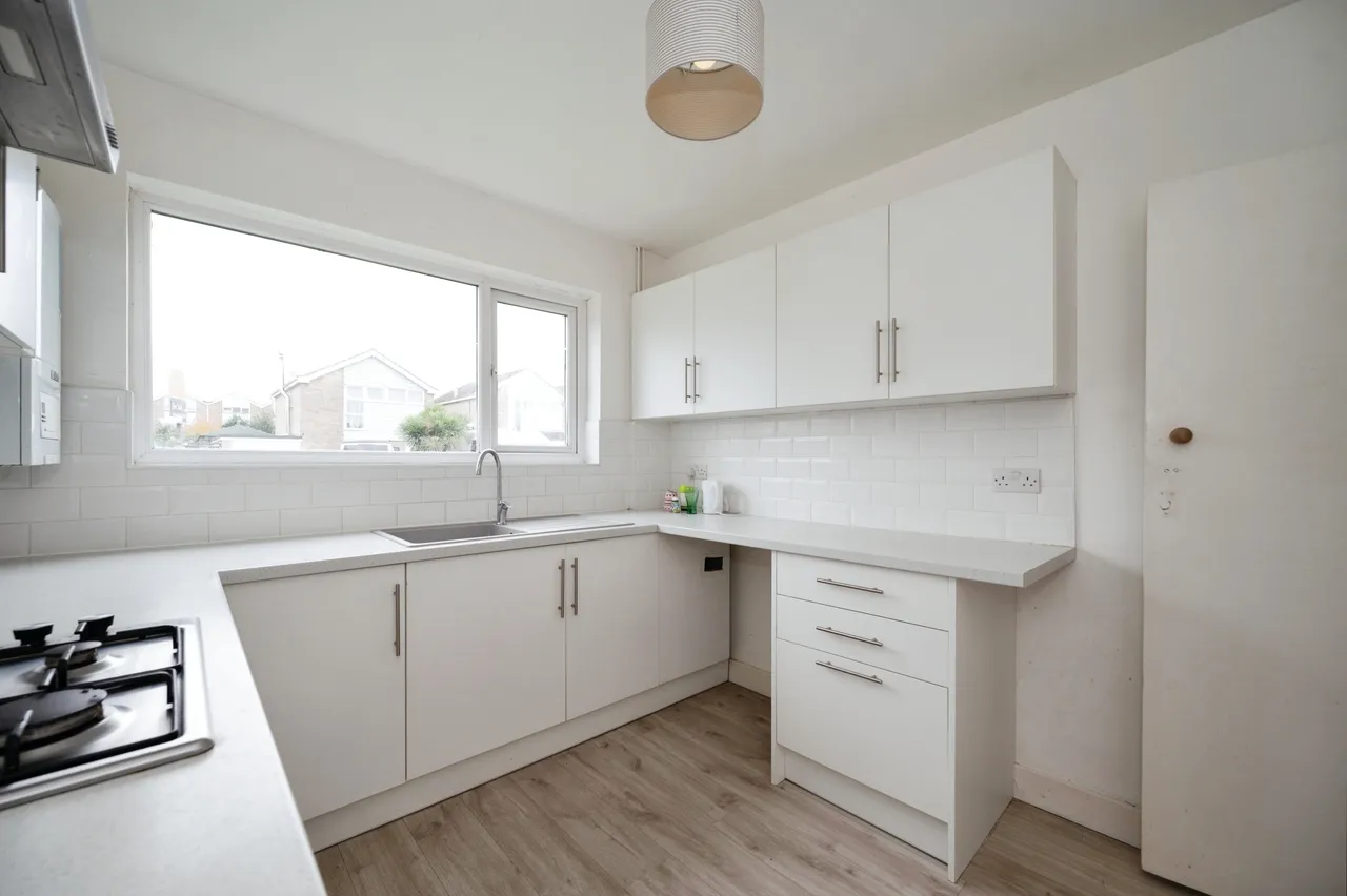 Itchenor Road, Hayling Island, PO11, photo 2