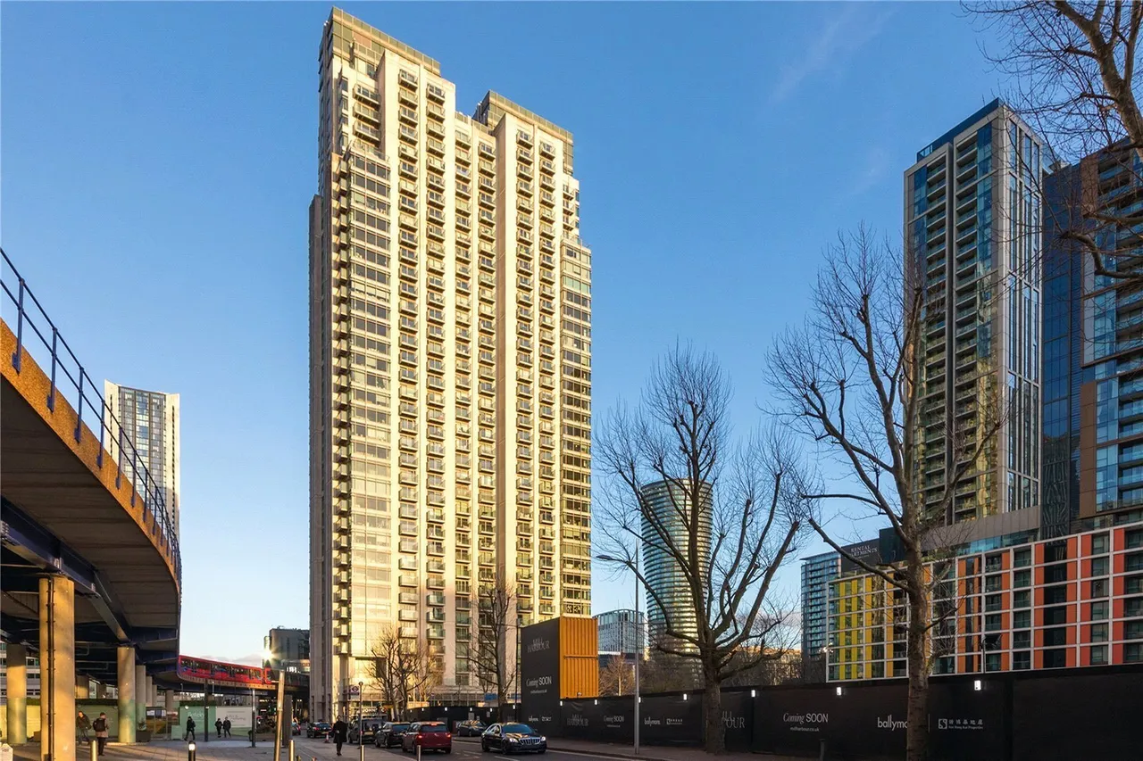 Pan Peninsula Square, London, E14, photo 11